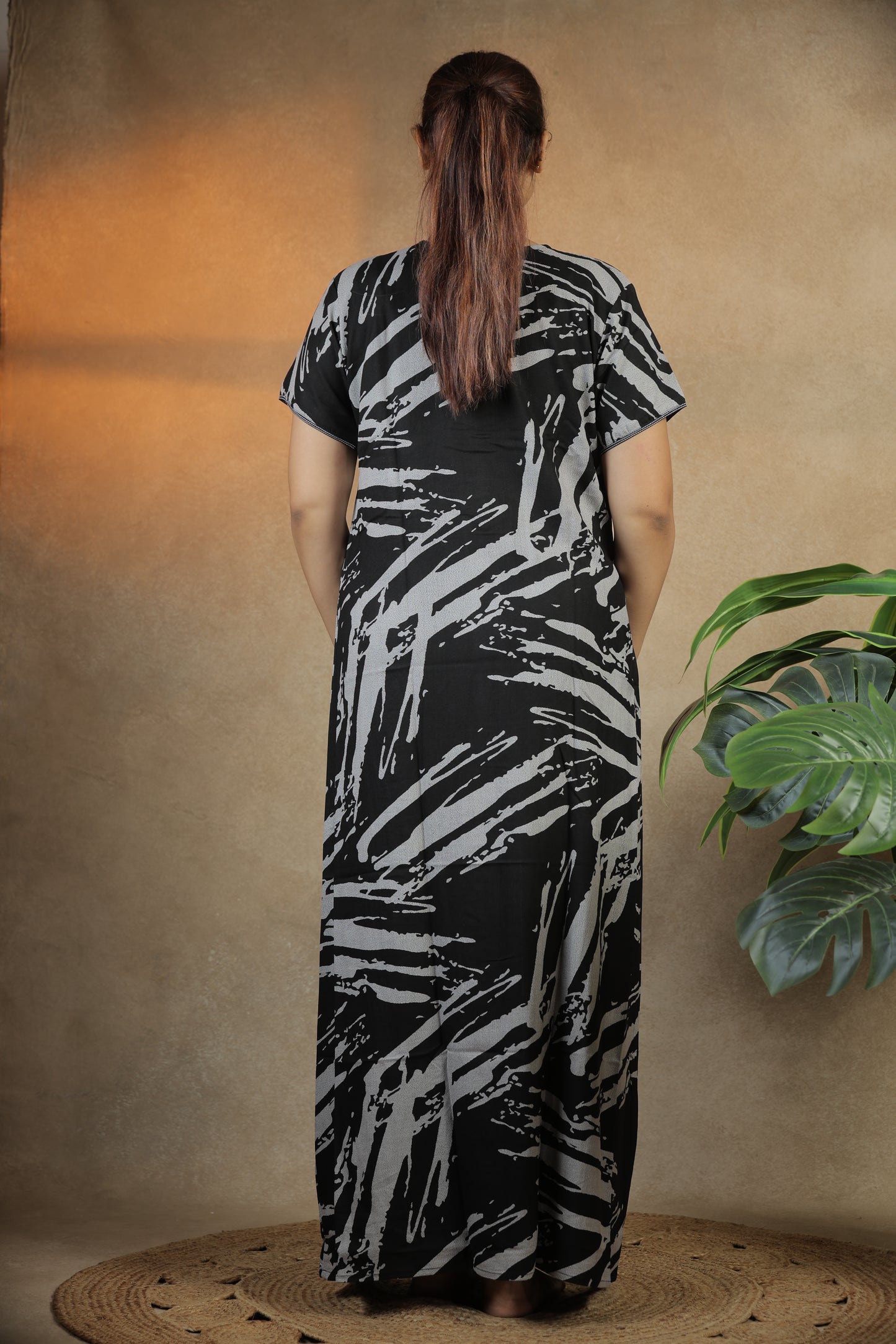 Jammies Haven Premium Alpine Nighty in Black | AC7167A2