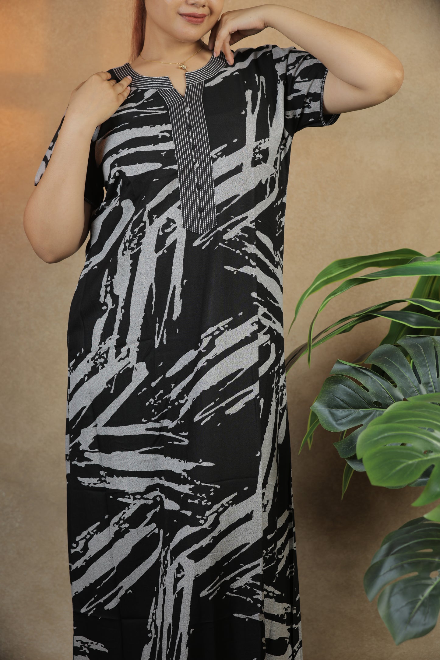 Jammies Haven Premium Alpine Nighty in Black | AC7167A2