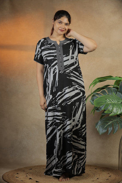 Jammies Haven Premium Alpine Nighty in Black | AC7167A2